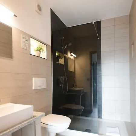 Toschis Station-motel-wirtshaus-an Der Autobahn-bowling 3*